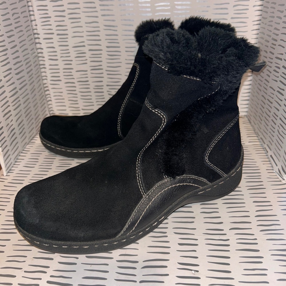 BareTraps Ellea Black Suede Faux Fur Lined 7.5 Stay Dry System Zip‎ Winter Snow